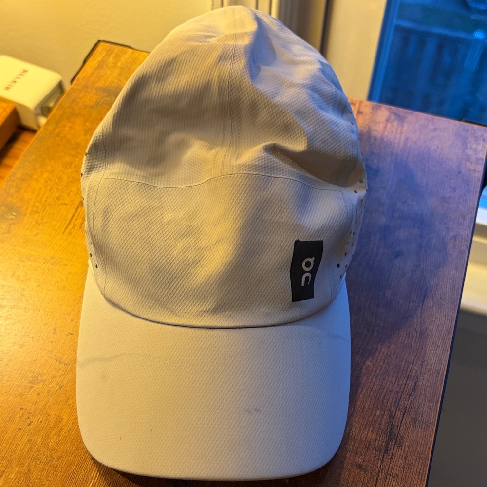 On Running Light Gray Cap